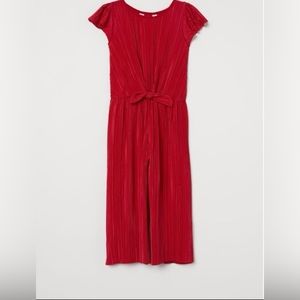 H&M Red Pleated jumpsuit with elastic waist size 3y-4y.